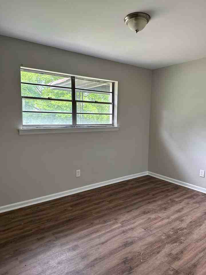 5033 Letson St - Photo 6 of 8