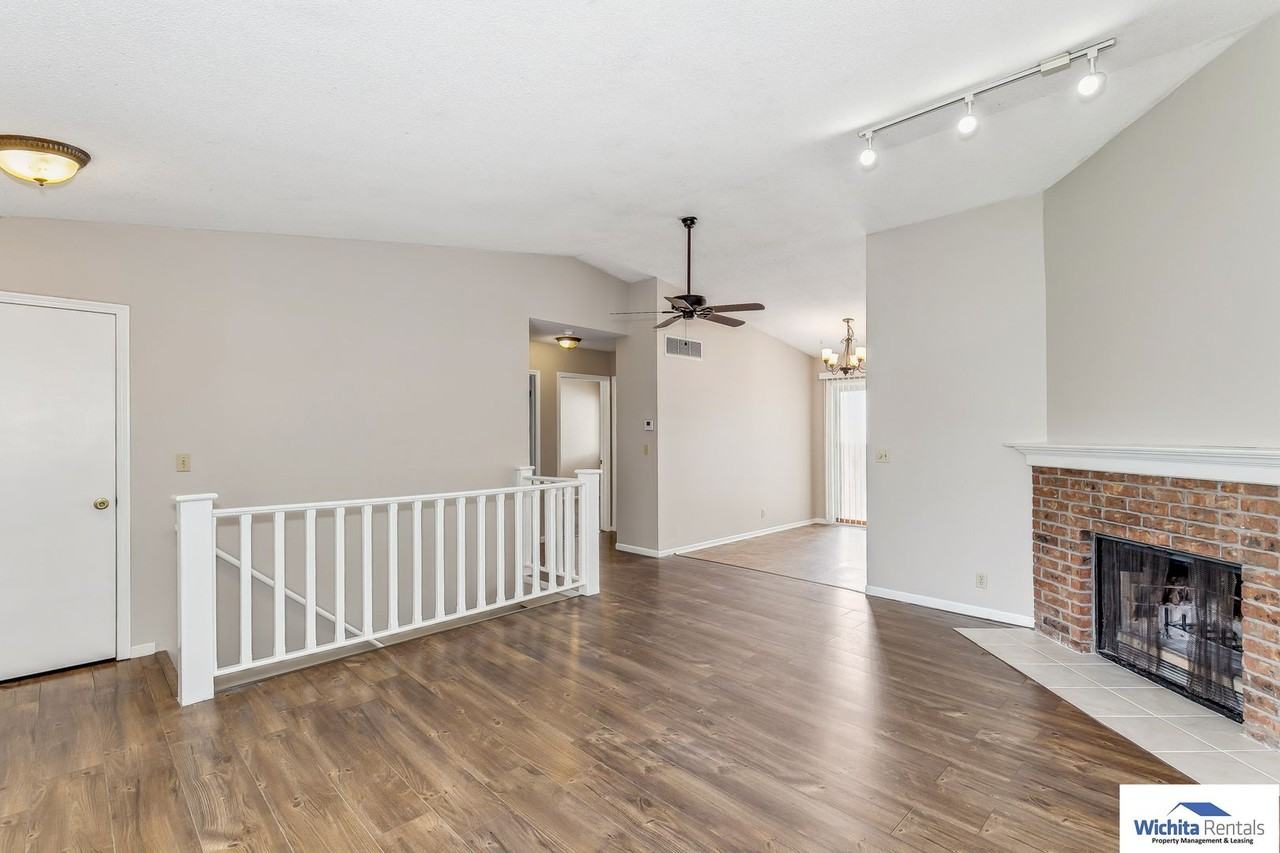 8717 W 15th St N - Photo 3 of 16