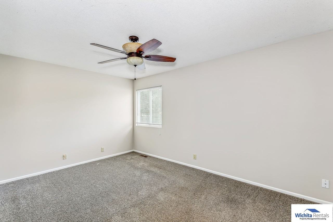 8717 W 15th St N - Photo 7 of 16