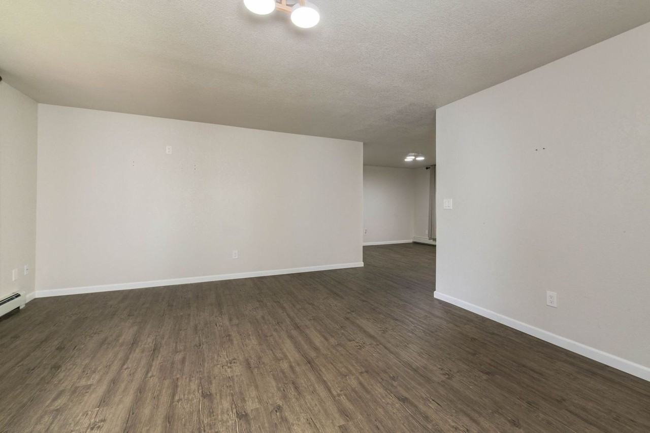 2826 Totem Dr - Photo 2 of 22