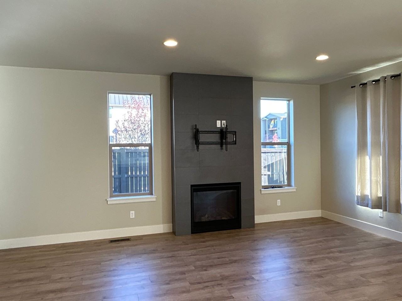 63123 Nw Via Cambria - Photo 4 of 26