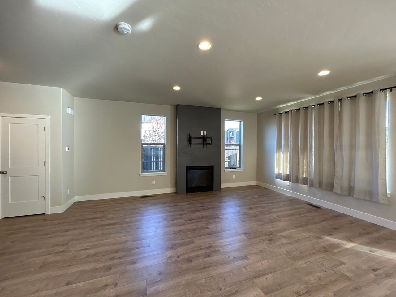 63123 Nw Via Cambria - Photo 5 of 26