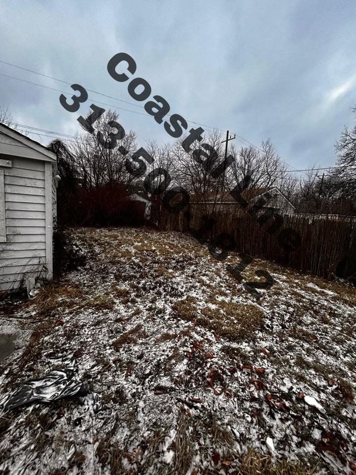 14067 Edmore Dr - Photo 3 of 18