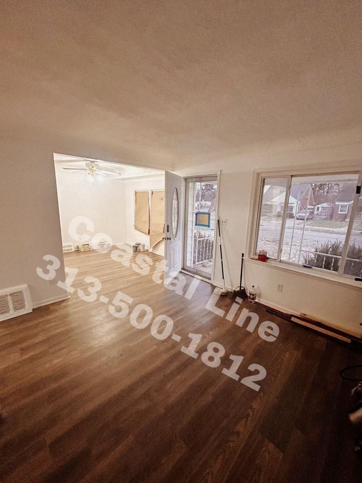 14067 Edmore Dr - Photo 4 of 18