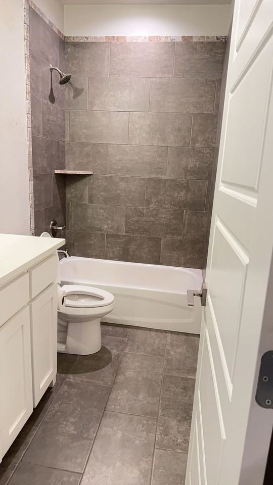 680 The Cottages Dr - Photo 5 of 10