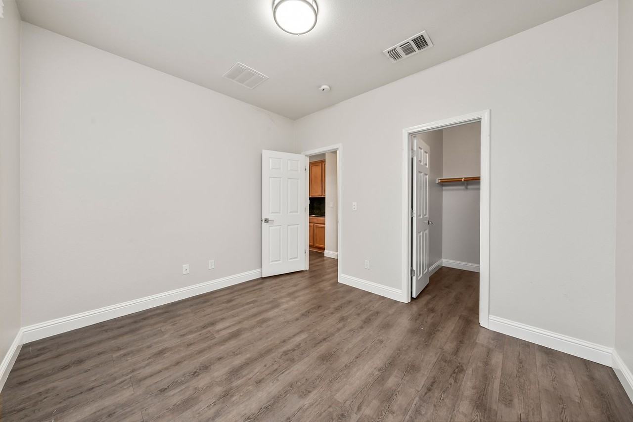 2120 Stansfield Dr - Photo 6 of 18