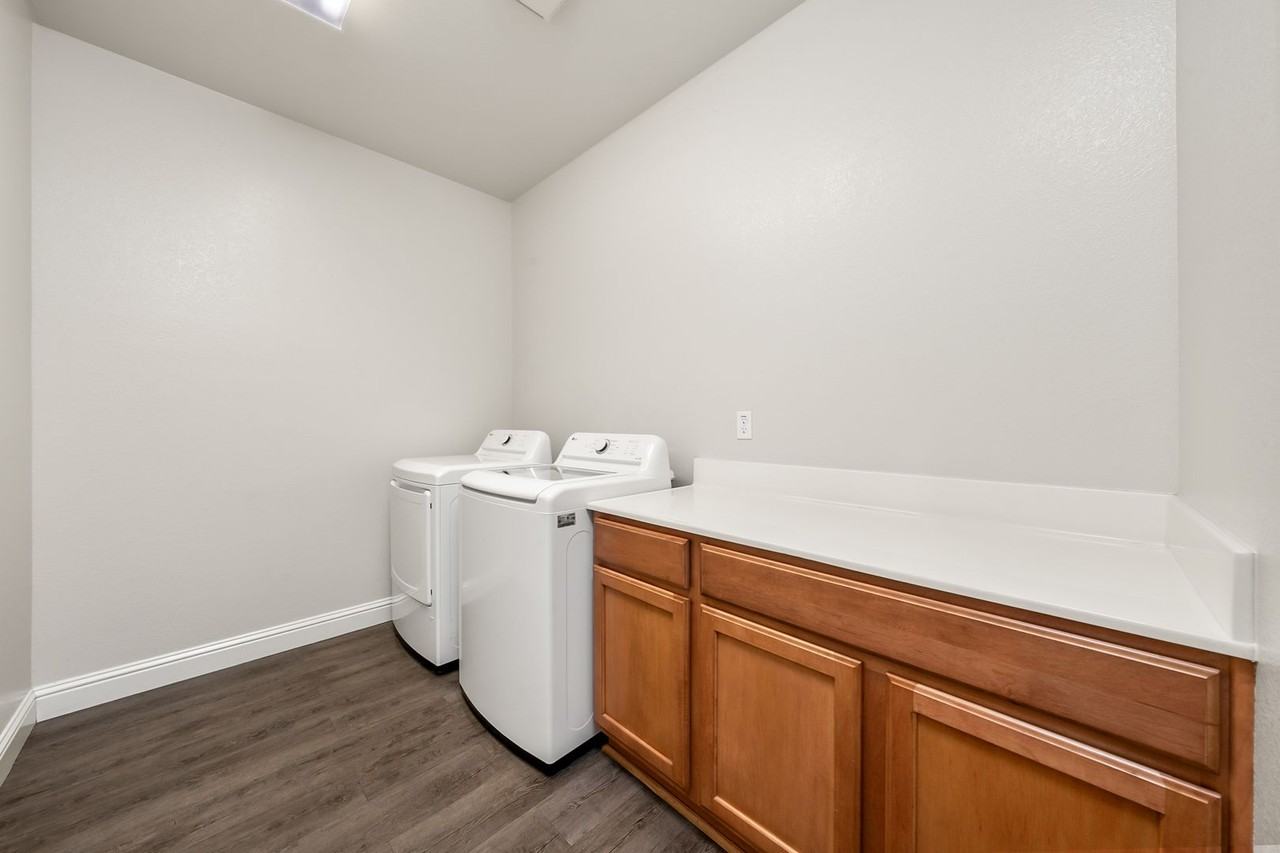 2120 Stansfield Dr - Photo 7 of 18