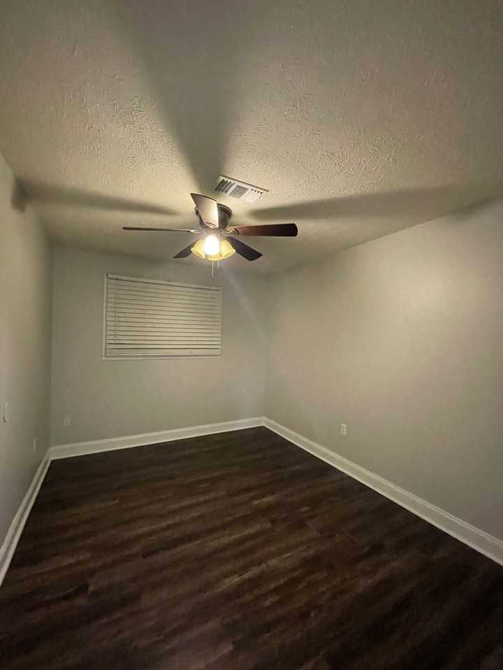 3461 Dundale Rd - Photo 3 of 10