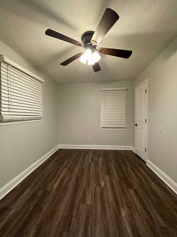 3461 Dundale Rd - Photo 5 of 10