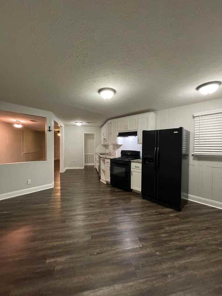 3461 Dundale Rd - Photo 7 of 10