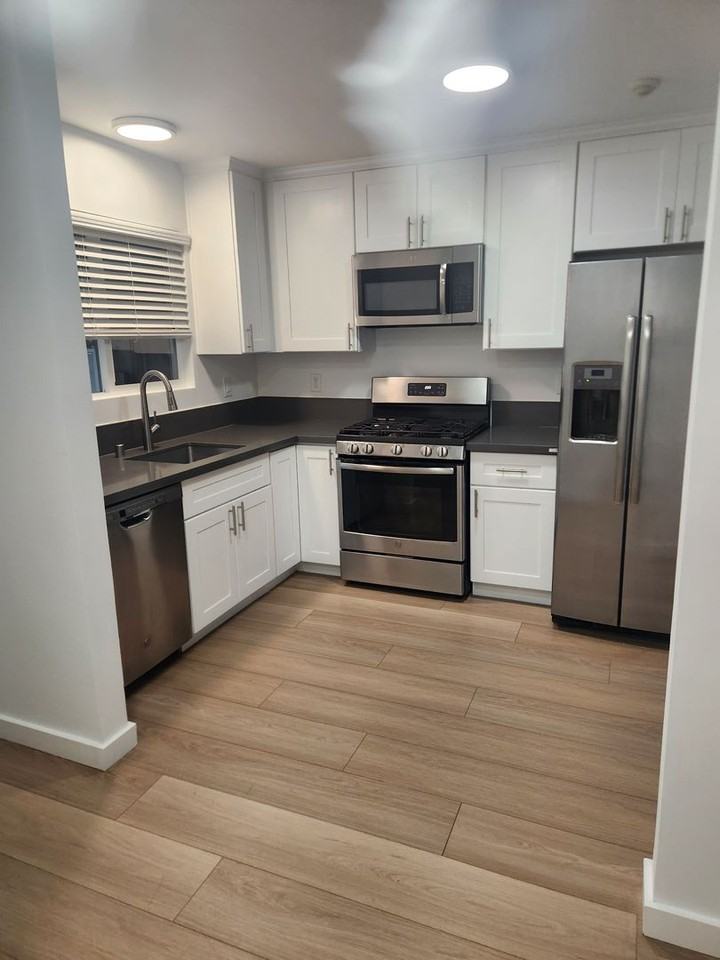 Olof Street Apartments - Photo 2 of 25