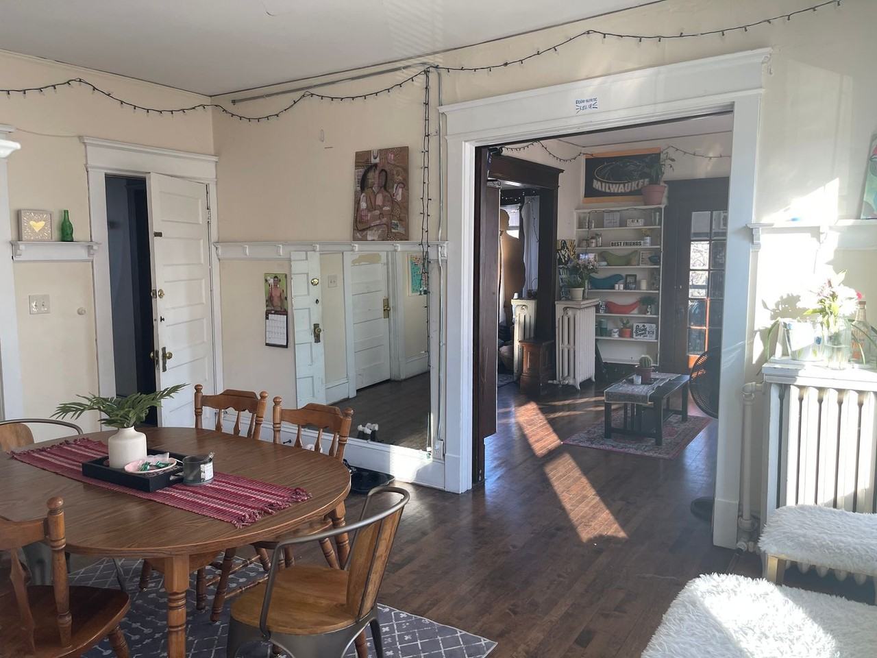 2935 N Maryland Ave - Photo 4 of 16