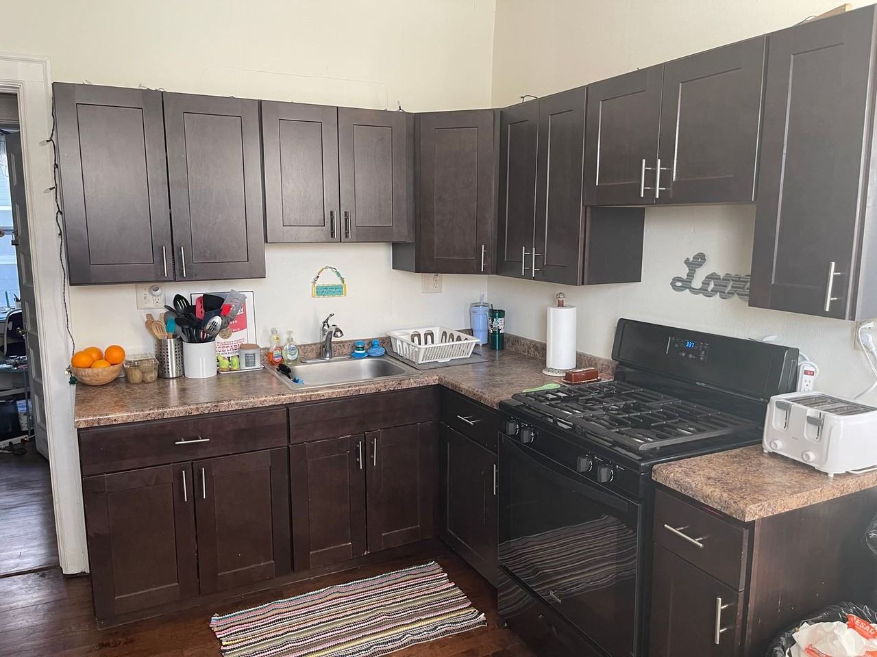 2935 N Maryland Ave - Photo 5 of 16