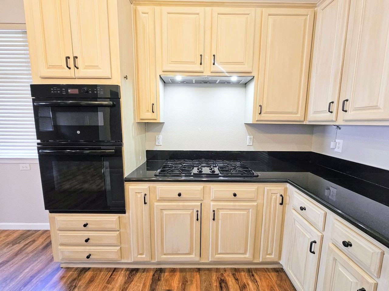 8713 Spinner Ct - Photo 4 of 29