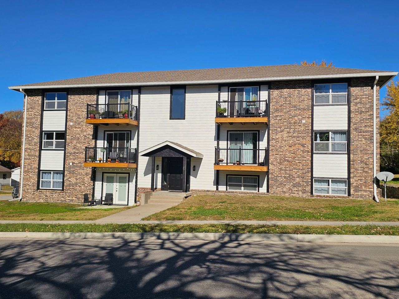 126 W 15th Ave #3 - Photo 4 of 33