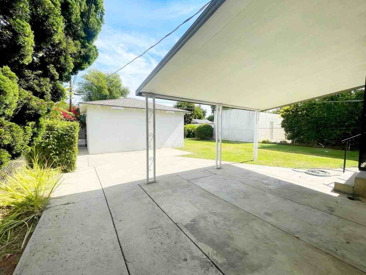 5734 Kester Ave - Photo 7 of 41