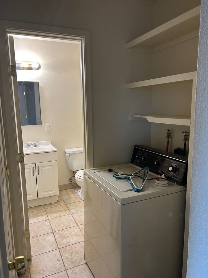 895 N Maddux Dr - Photo 7 of 14