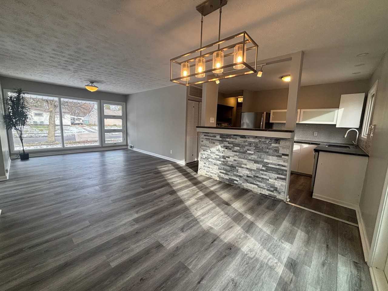 1776 Wakefield Dr - Photo 4 of 13