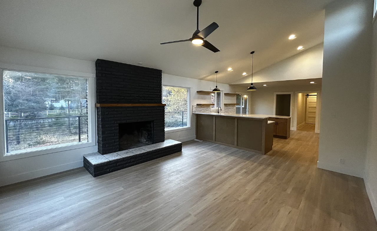 4069 N Maple Leaf Rd - Photo 4 of 5