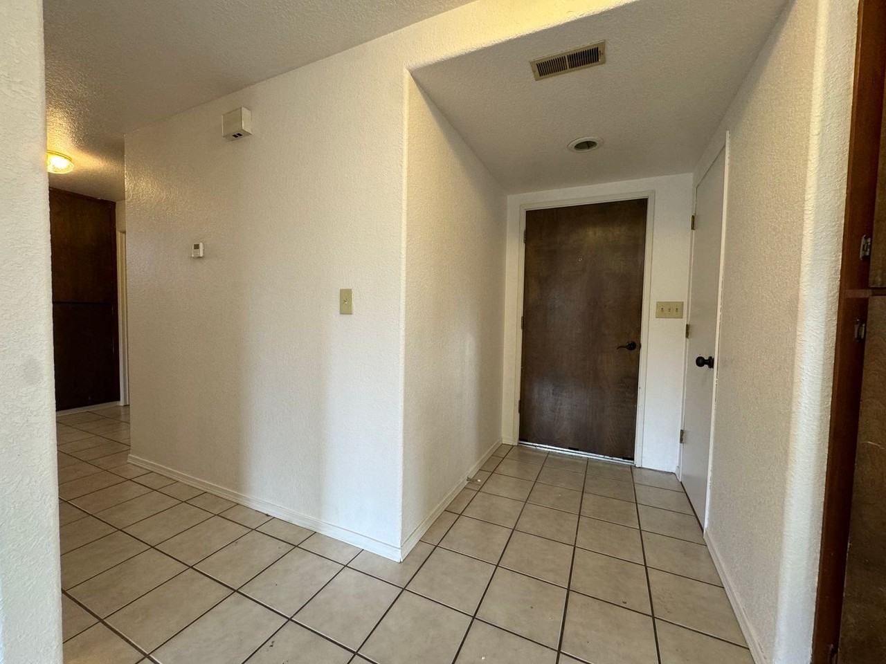 421 N Grove Ln - Photo 2 of 16