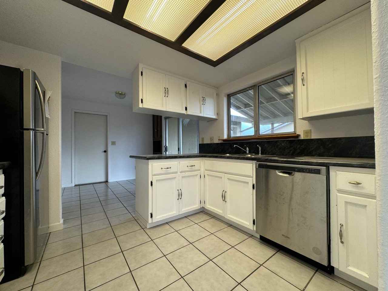 421 N Grove Ln - Photo 6 of 16