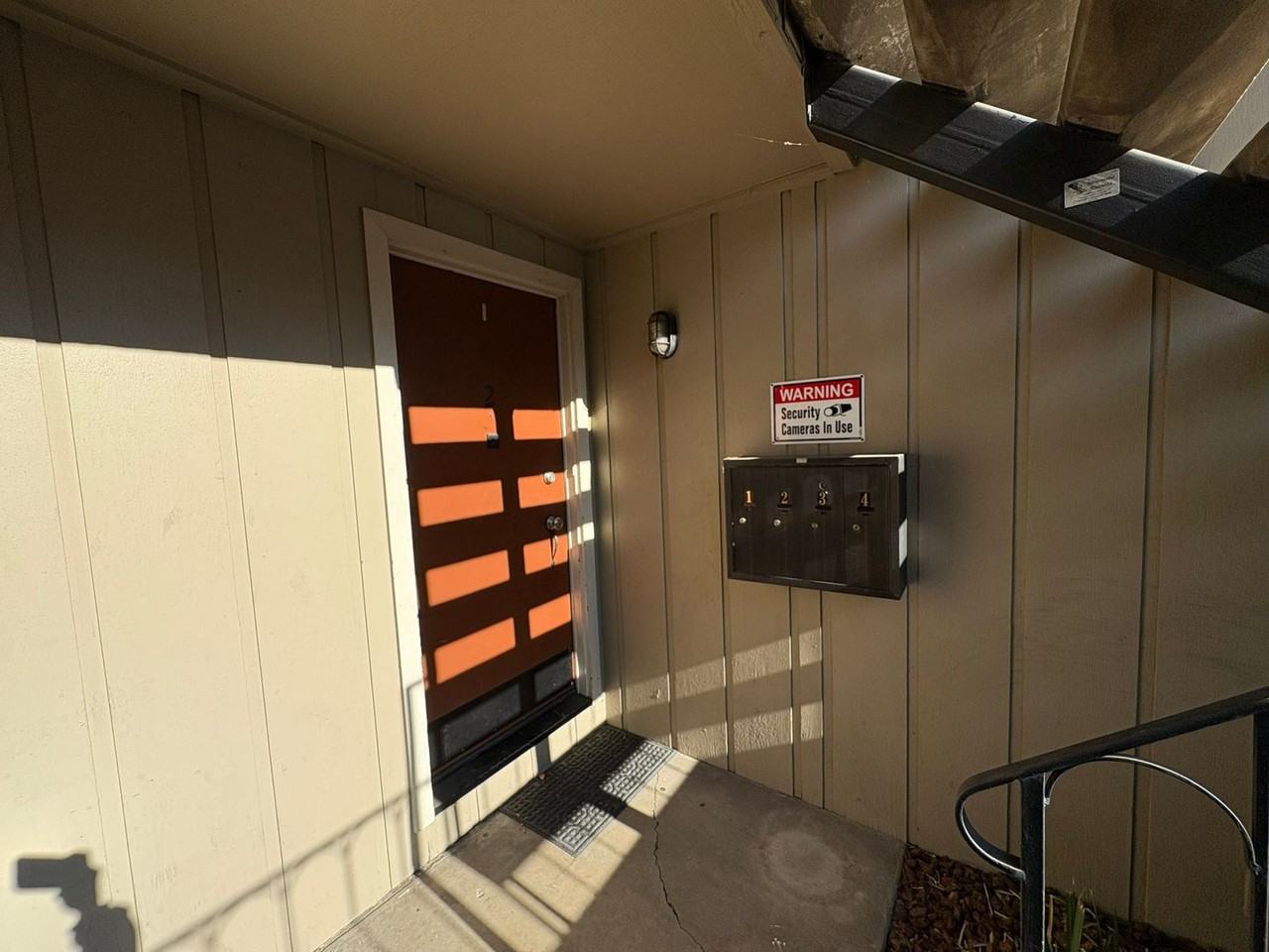 2525 N St - Photo 2 of 18