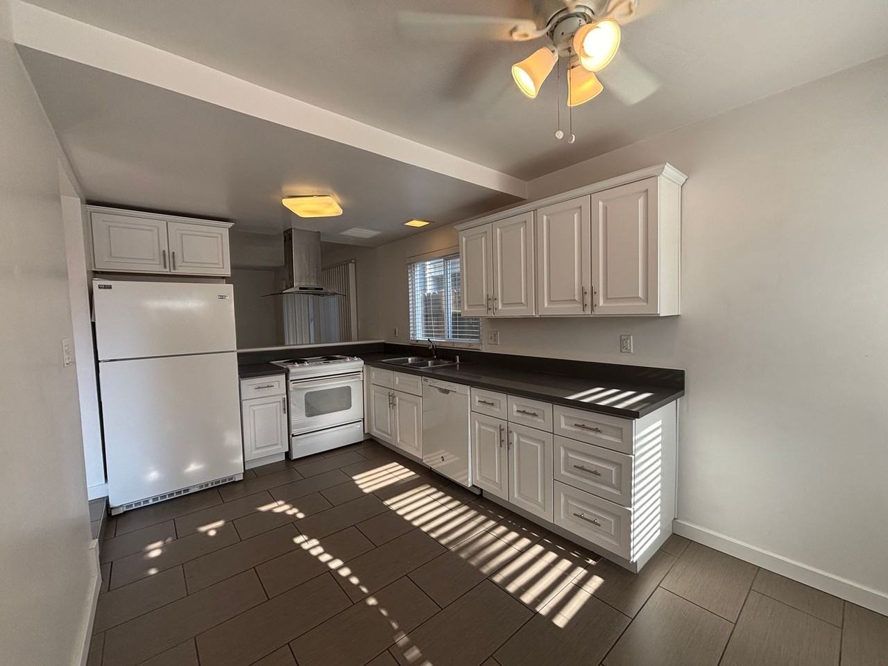 2525 N St - Photo 6 of 18