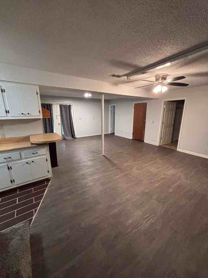 325 Mcpherson Dr - Photo 3 of 10