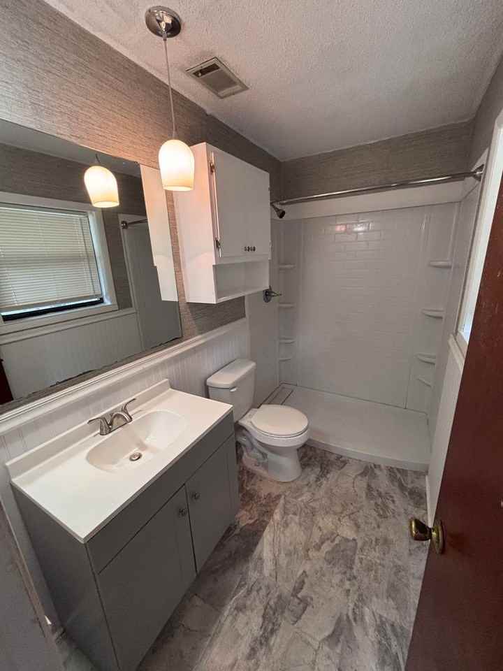 325 Mcpherson Dr - Photo 5 of 10