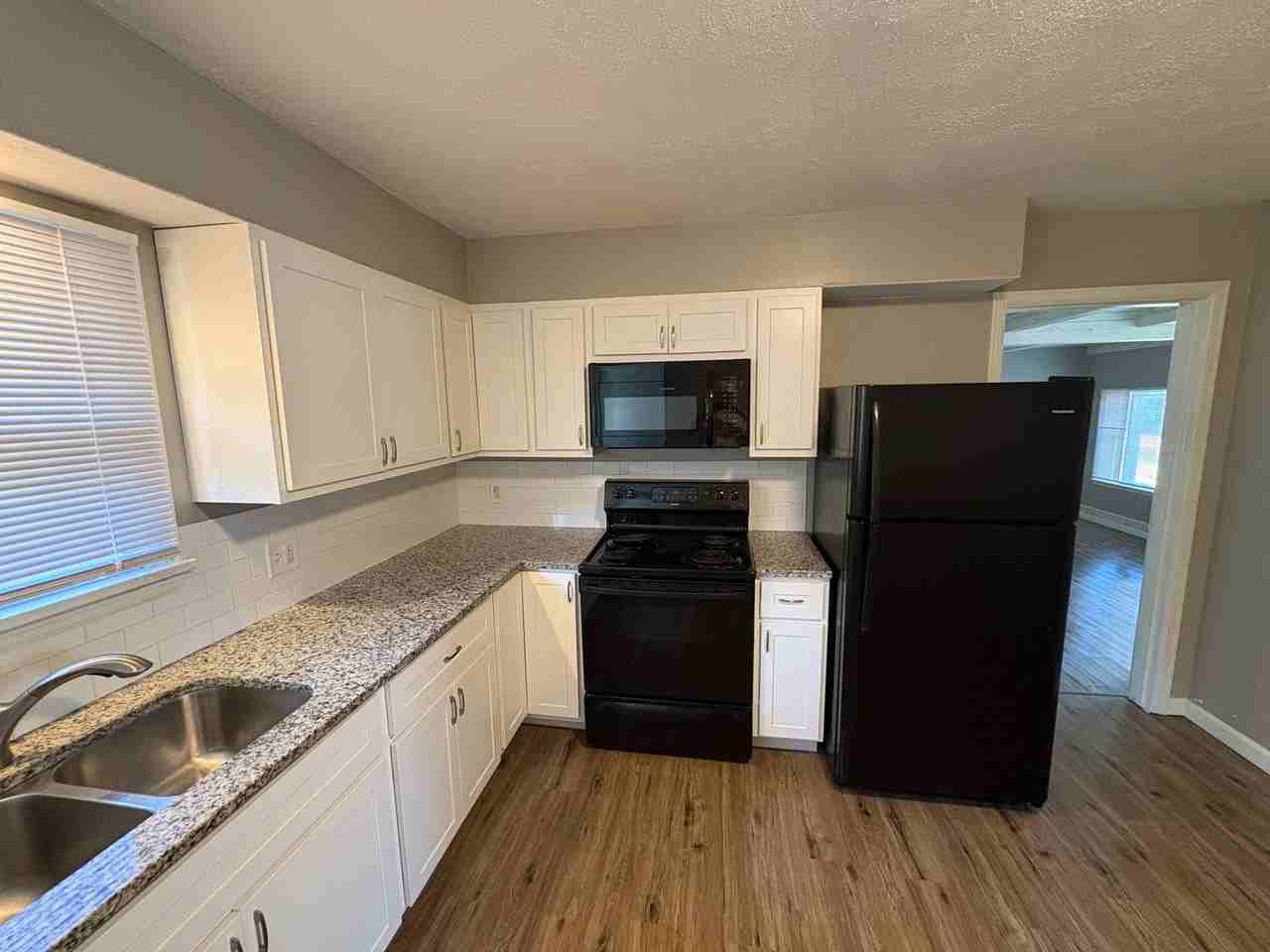 3217 Krem Ave - Photo 4 of 9