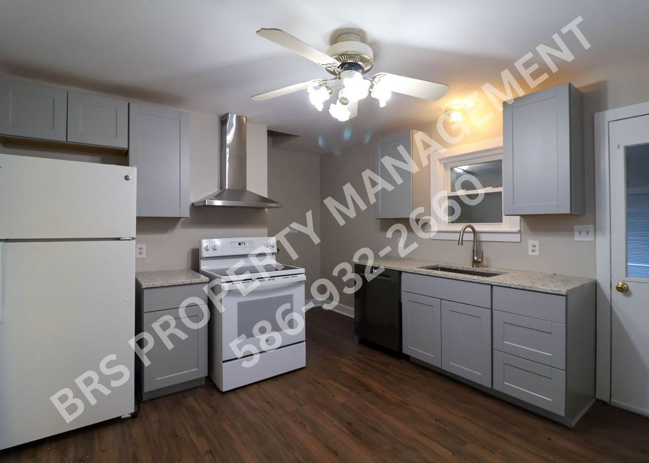 3240 Melvin Ave - Photo 3 of 16