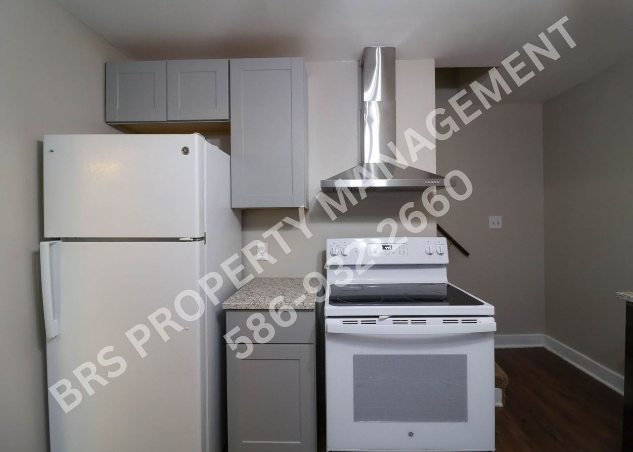 3240 Melvin Ave - Photo 5 of 16