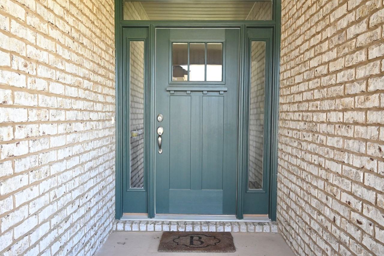 326 Keswick Ln - Photo 2 of 20