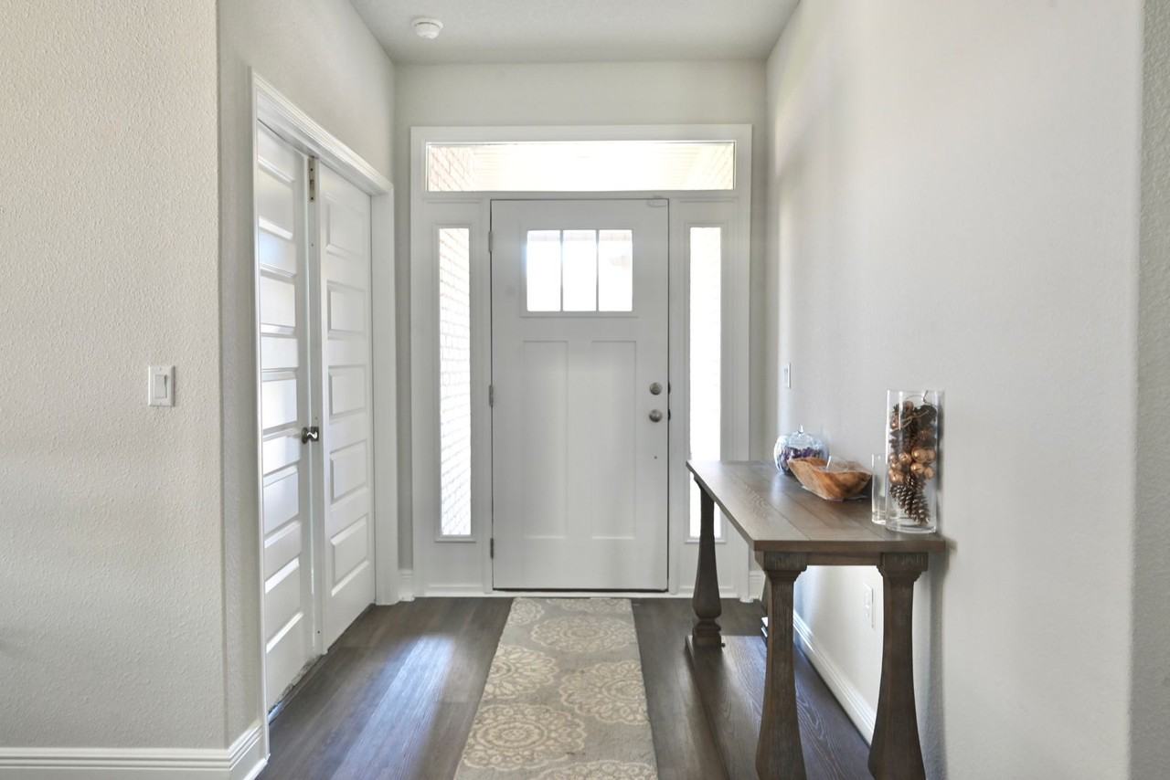 326 Keswick Ln - Photo 3 of 20