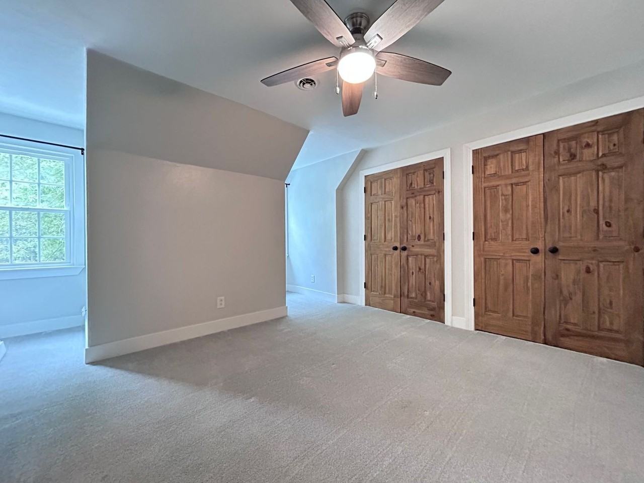 2804 Queen Anne Rd - Photo 3 of 21