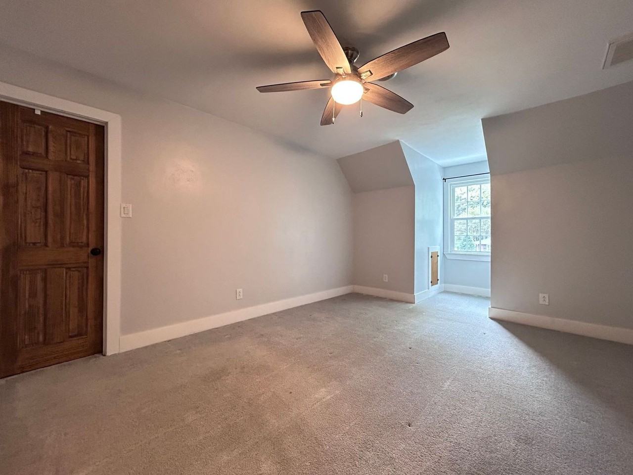 2804 Queen Anne Rd - Photo 7 of 21