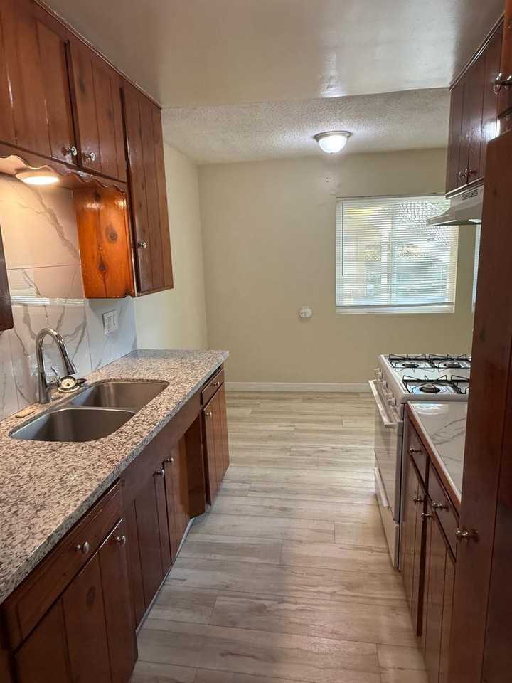 Weitzel - Photo 5 of 26