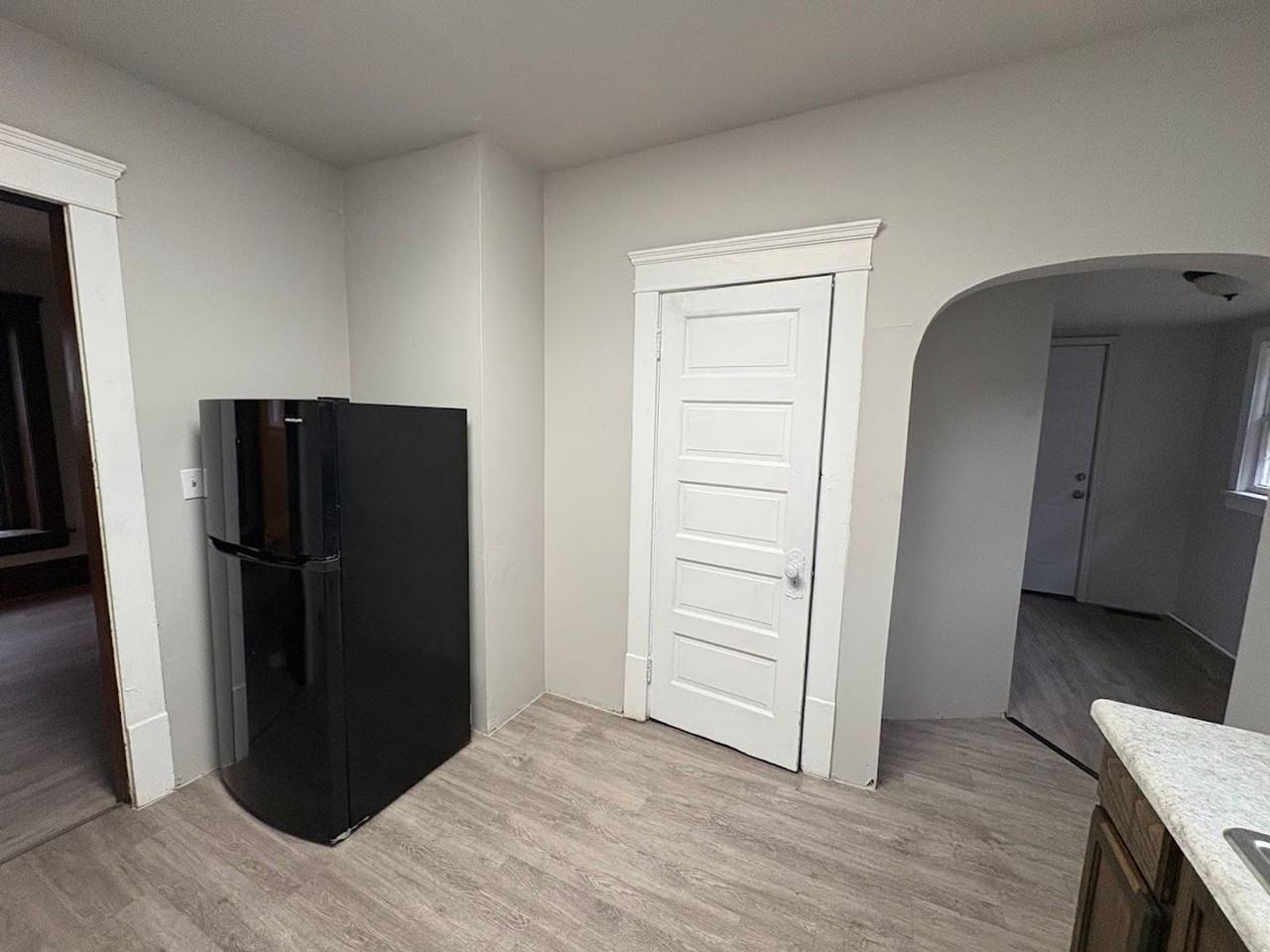 96 Hall St - Photo 5 of 17