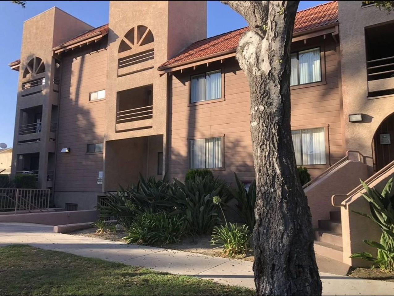 1930 Vassar St - Photo 3 of 7