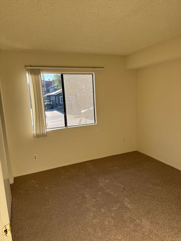 1930 Vassar St - Photo 6 of 7