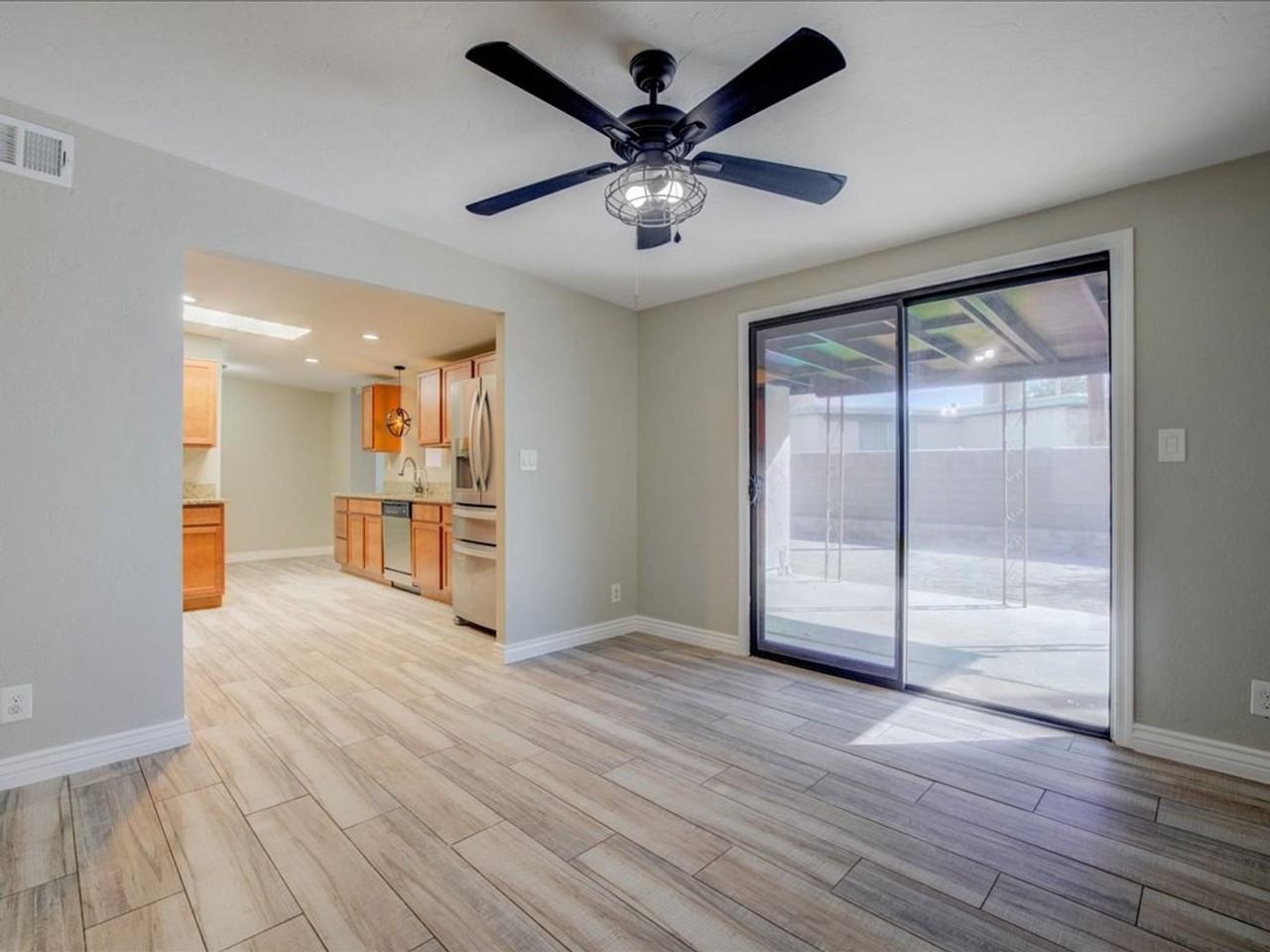 843 S Sarnoff Dr - Photo 3 of 29