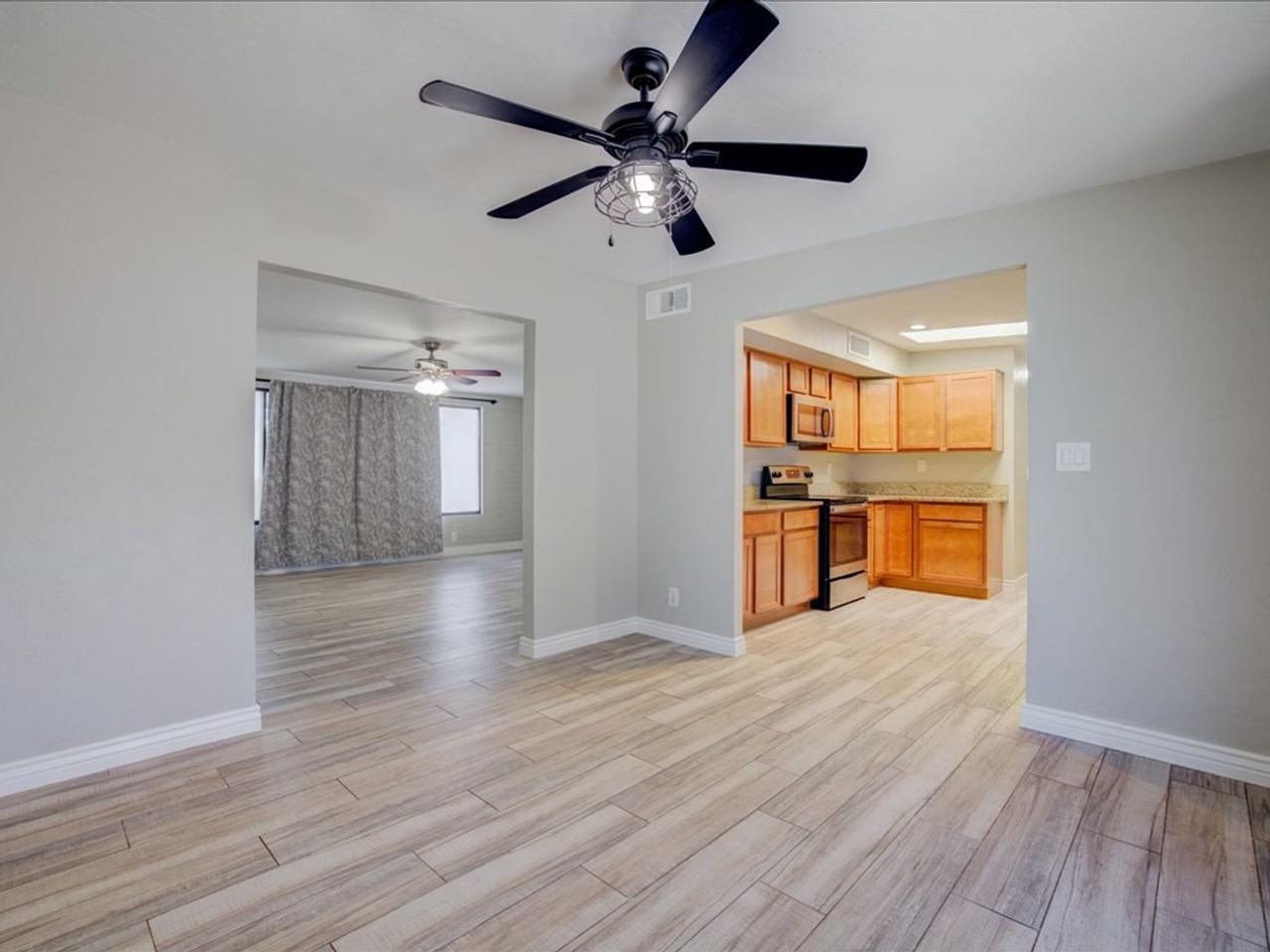 843 S Sarnoff Dr - Photo 4 of 29