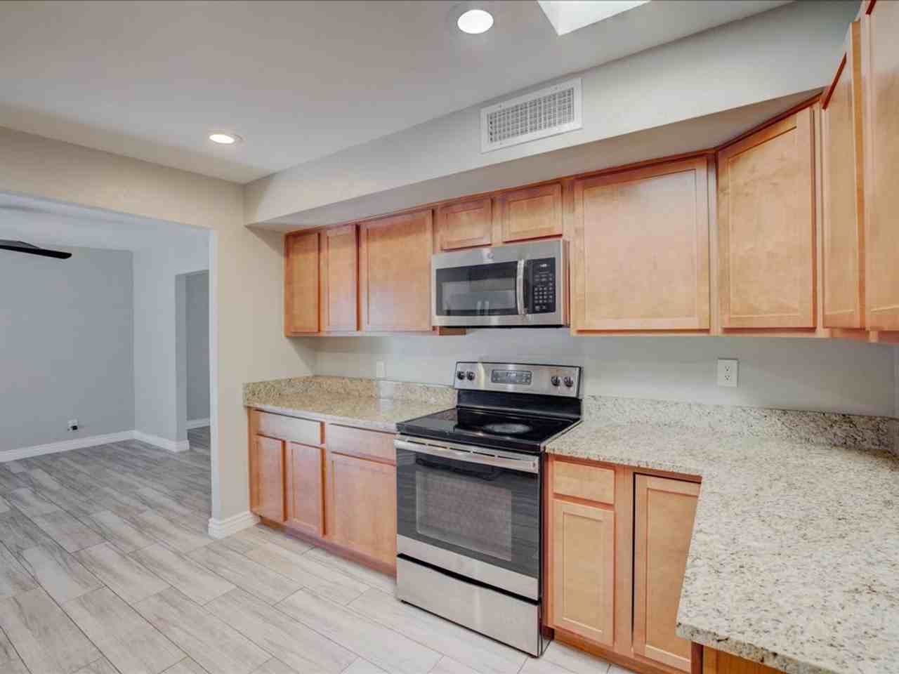 843 S Sarnoff Dr - Photo 7 of 29