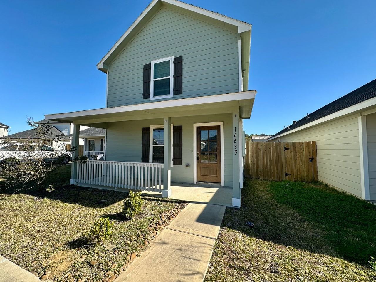 16635 Colleen Pl - Photo 2 of 24