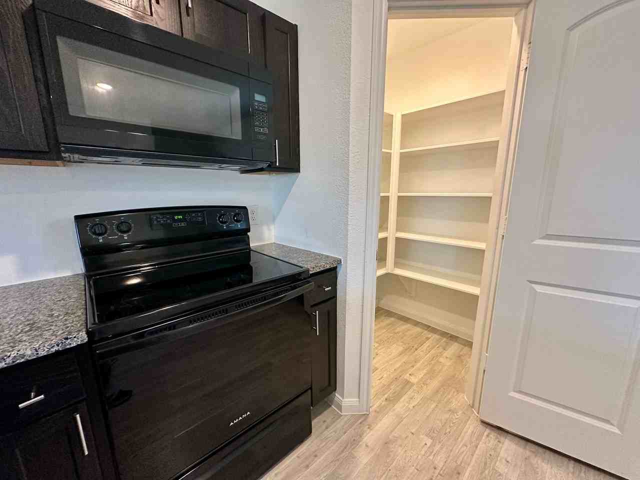 16635 Colleen Pl - Photo 4 of 23