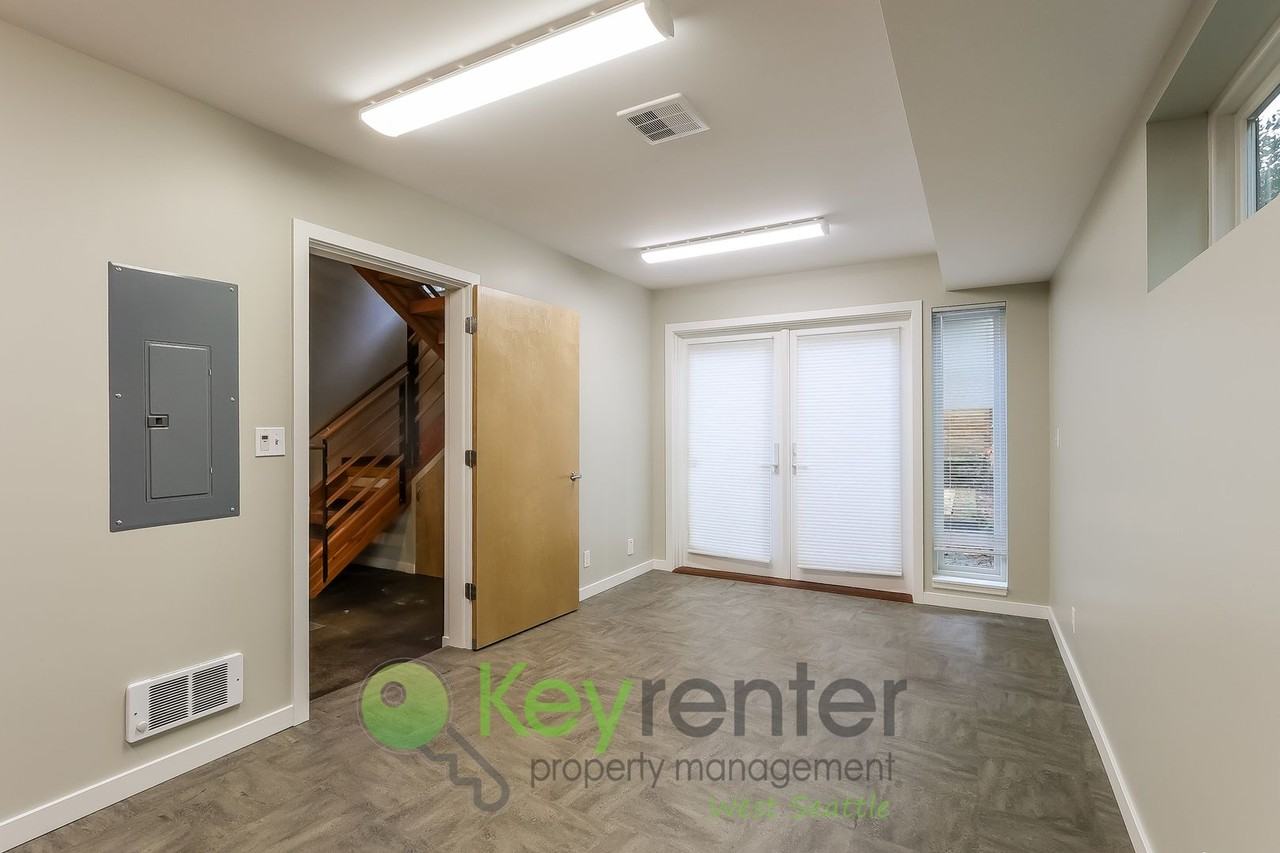 12012A 33rd Ave Ne - Photo 6 of 23