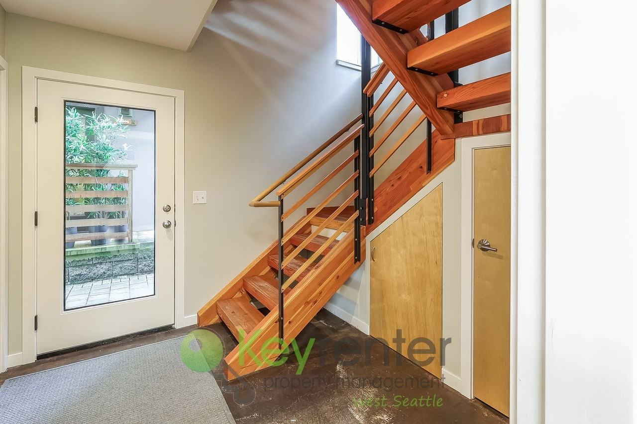 12012A 33rd Ave Ne - Photo 7 of 23