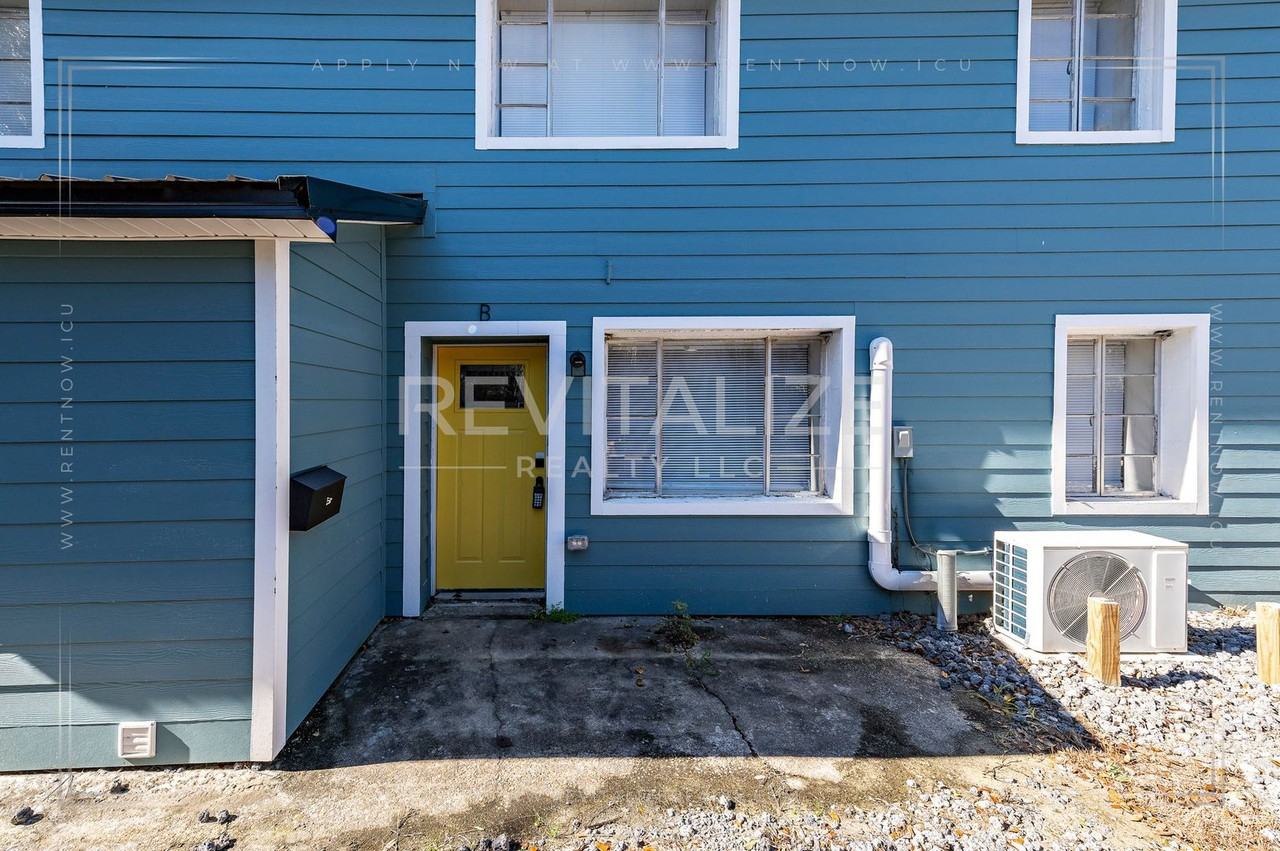 1704 Mcgill Ave - Photo 3 of 39