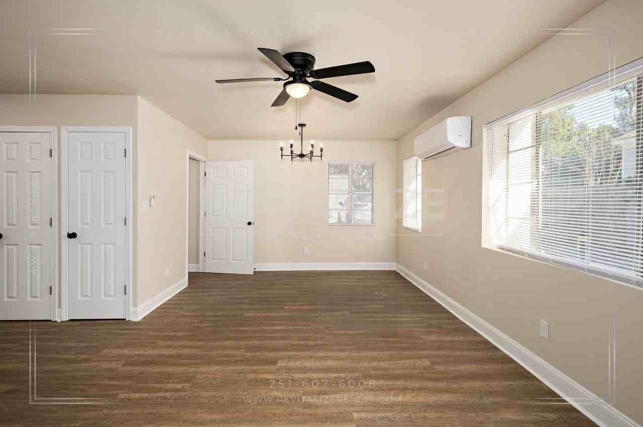 1704 Mcgill Ave - Photo 4 of 39