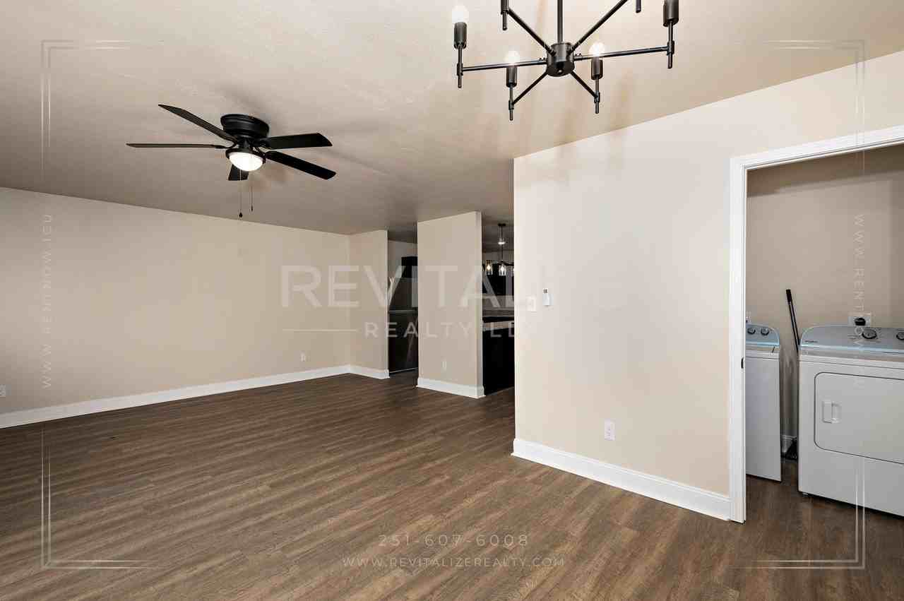 1704 Mcgill Ave - Photo 6 of 39